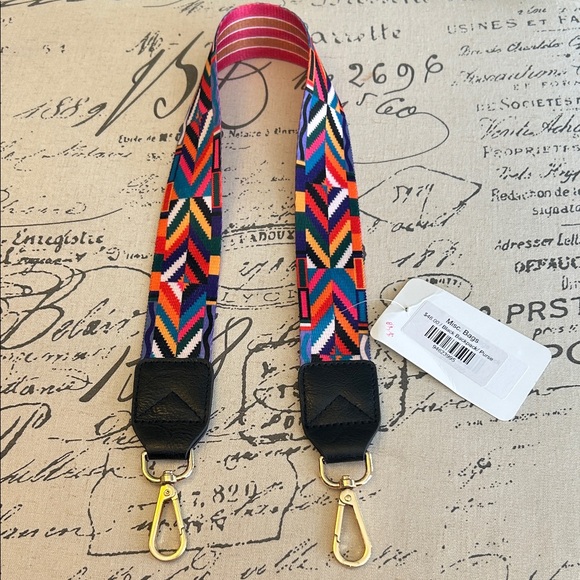 Chic + Sage Handbags - Chic + Sage Boutique Handbag Purse Backpack Clip-On Travel Strap 28” Length